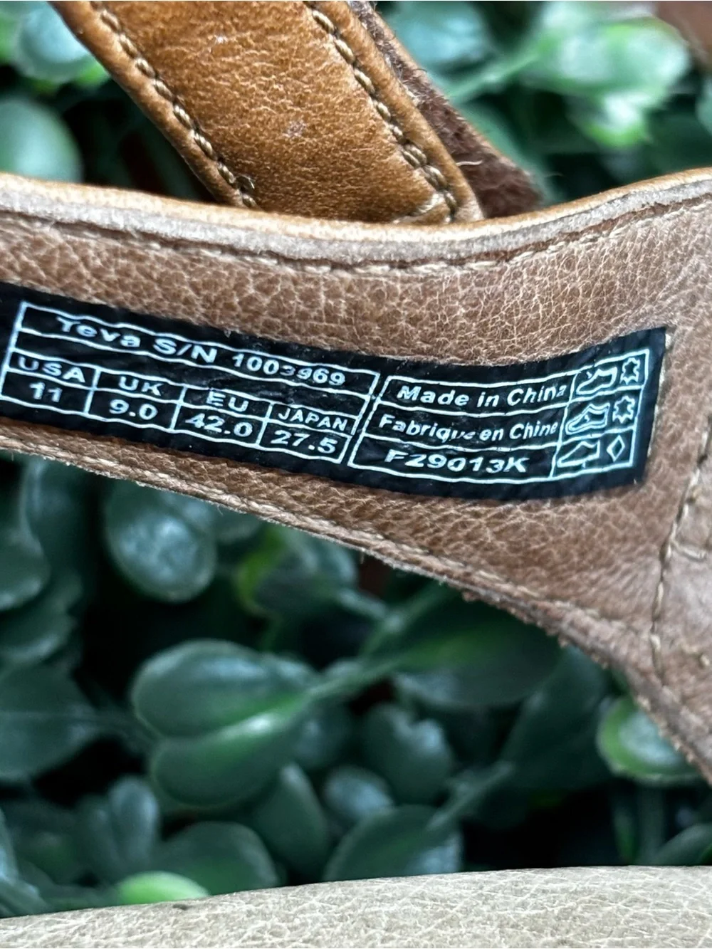Teva Women's Brown Tan T-Strap Leather Sandals size 11 Woman - Picture 7 of 9
